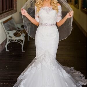 Gorgeous Enzoani Mermaid Wedding Dress